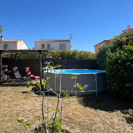 Ferienhaus Recente Avec Piscine Hors Sol Proche Rempart