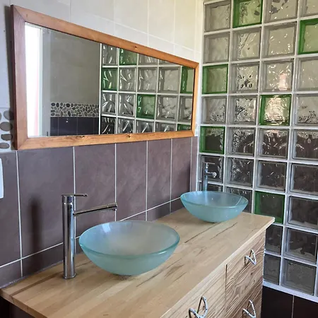 Recente Avec Piscine Hors Sol Proche Rempart Aigues-Mortes